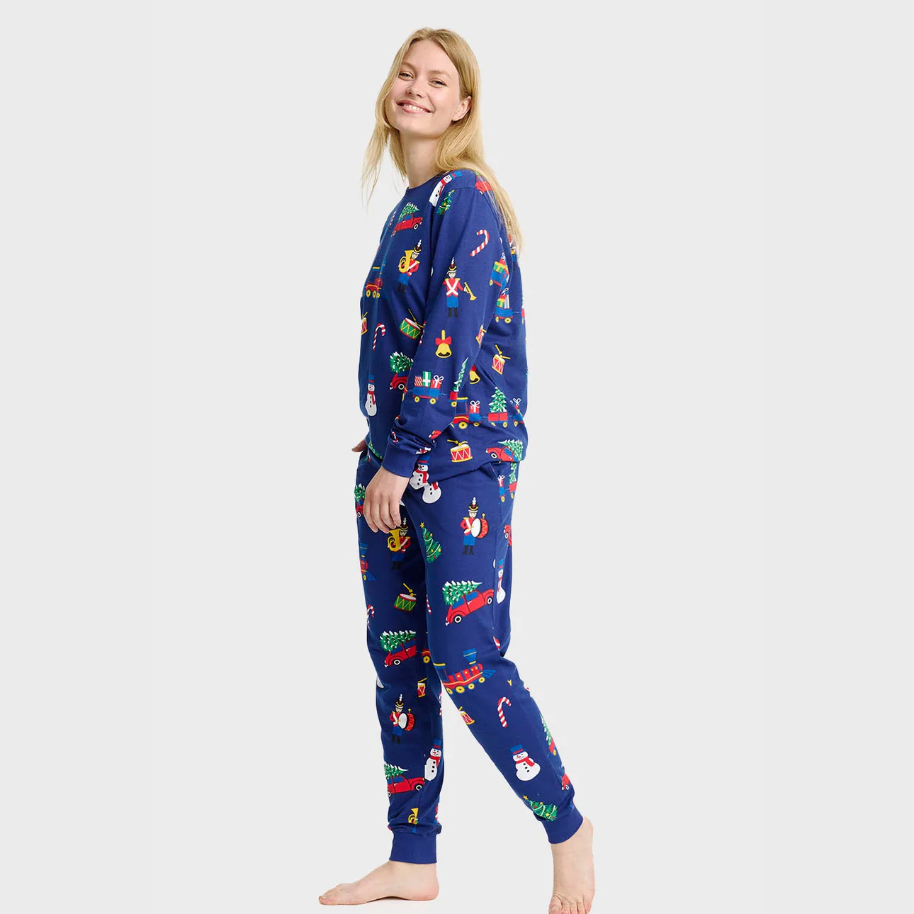 christmas-toys-pyjamas-women2