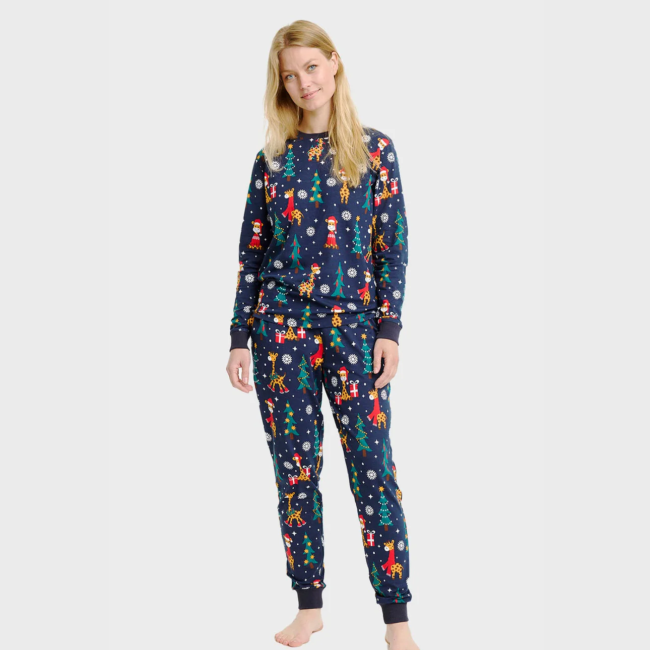 the-giraffe-christmas-pyjamas-women3