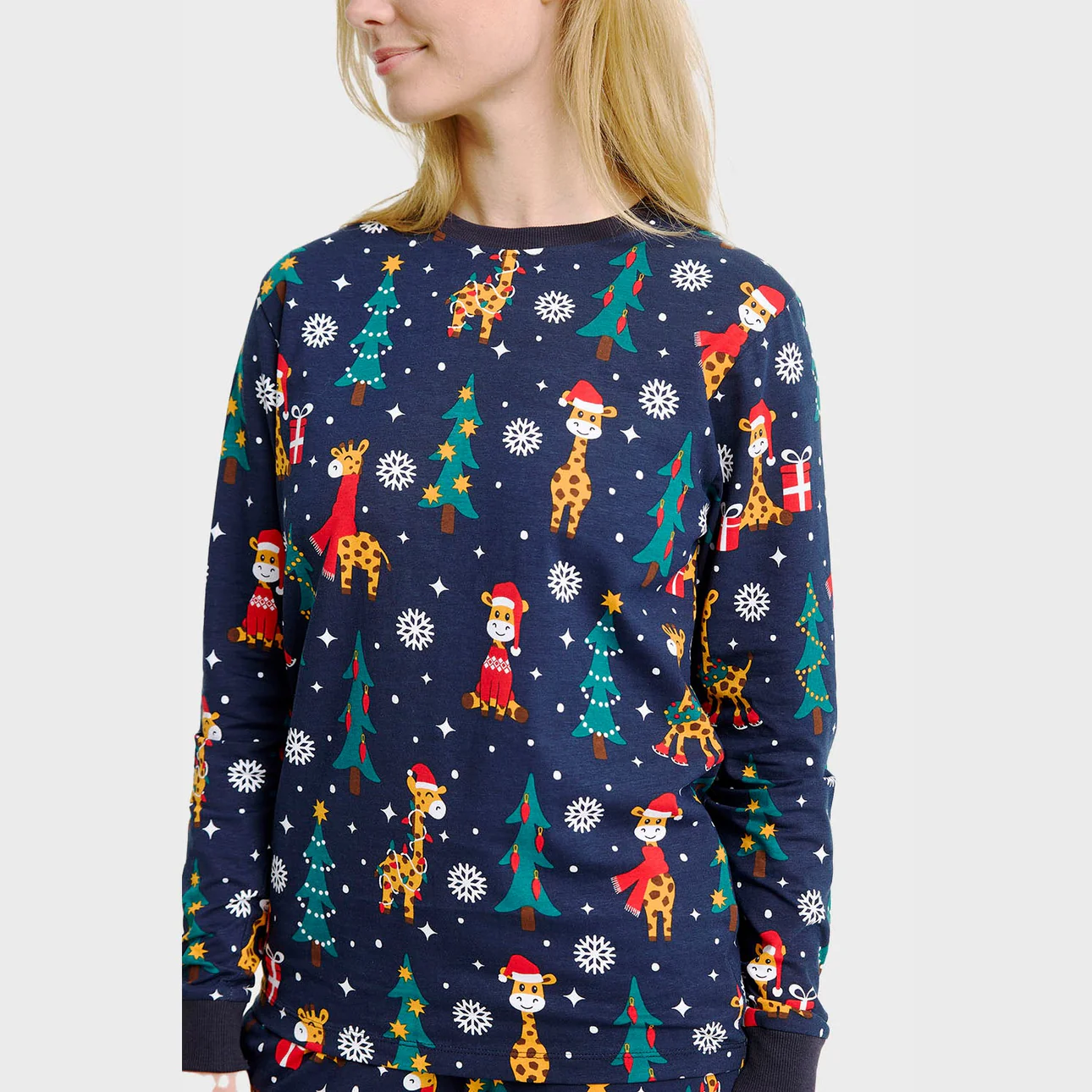 the-giraffe-christmas-pyjamas-women4