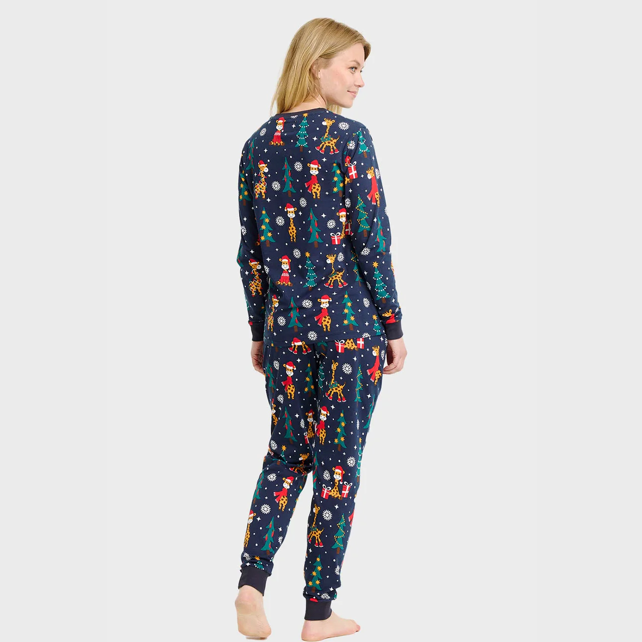 the-giraffe-christmas-pyjamas-women5